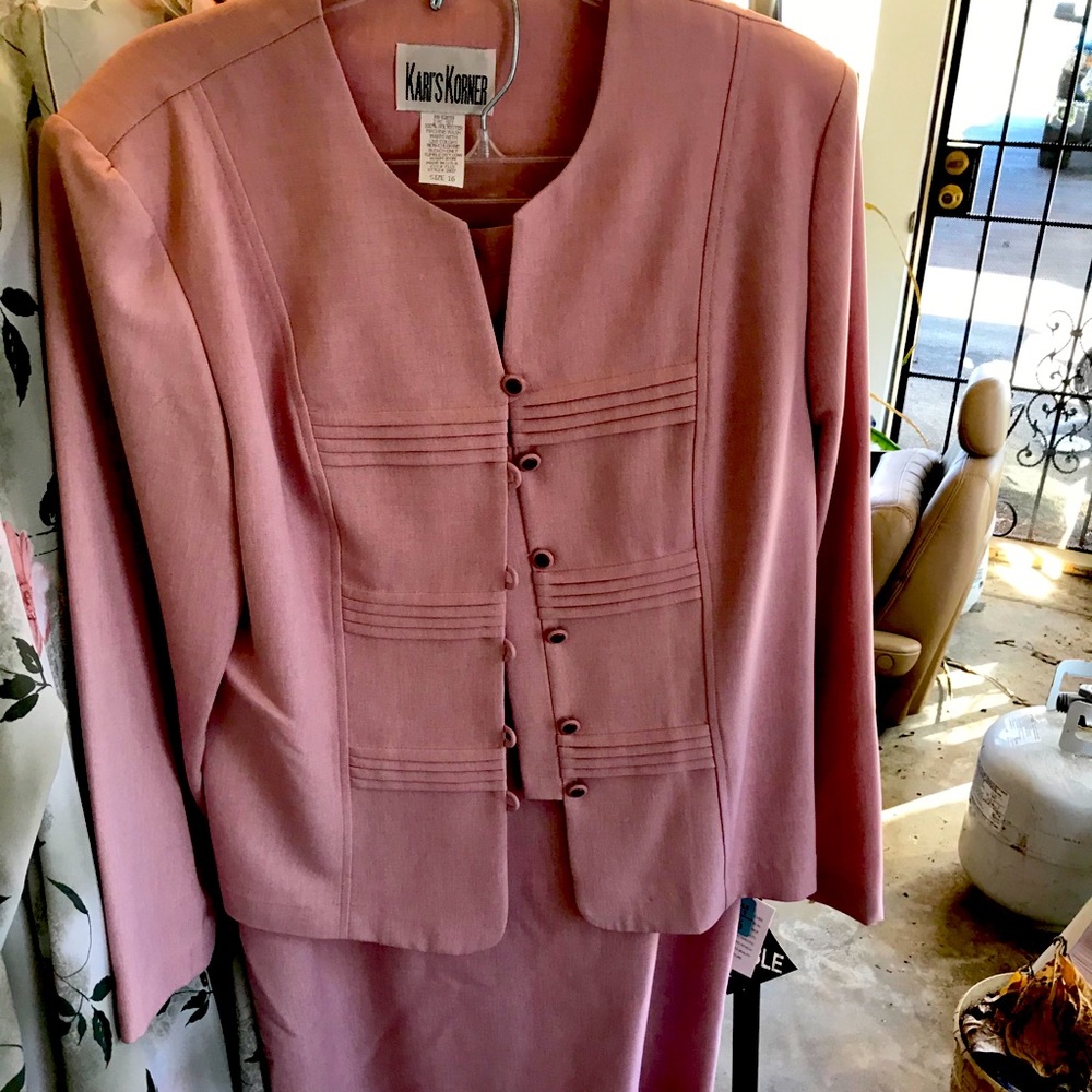 Two-piece skirt set